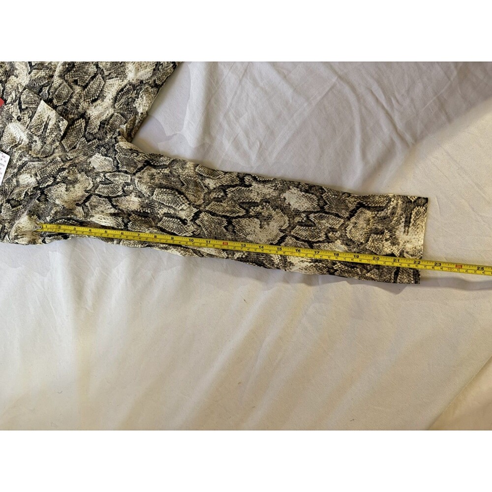 Hester & Orchard Women Snakeskin Print Button Front Blouse Top Long Sleeve NWT - Picture 5 of 10